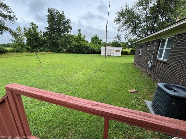 Building Photo - 600 Paw Paw Rd