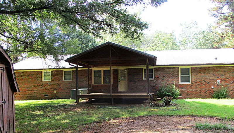 Building Photo - 2 Castlewood Dr SW
