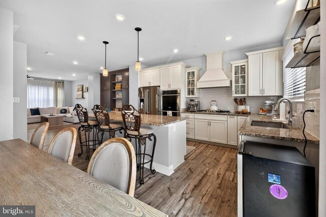 Building Photo - 7564 Warburg Way