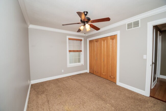 Building Photo - 405 Galway Dr