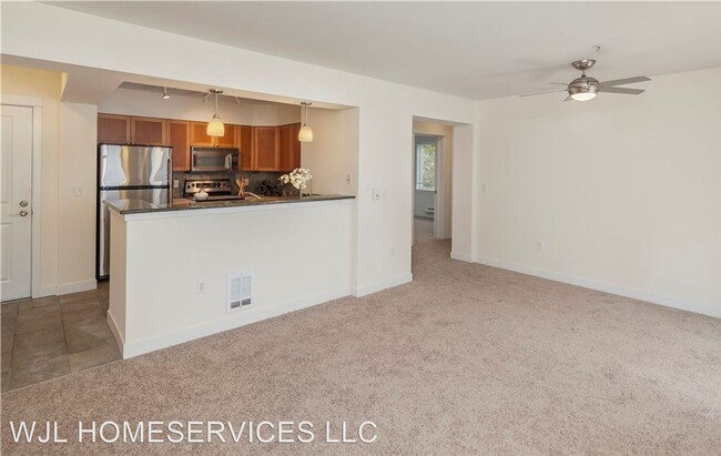 Building Photo - 2 br, 2 bath House - 1545 NW 57th St #311