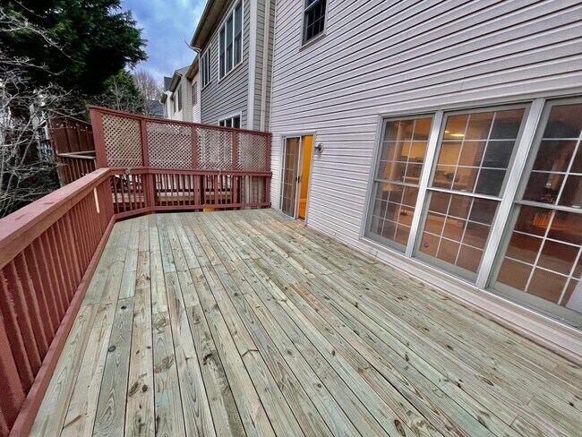 Building Photo - 1030 Grand Oak Way