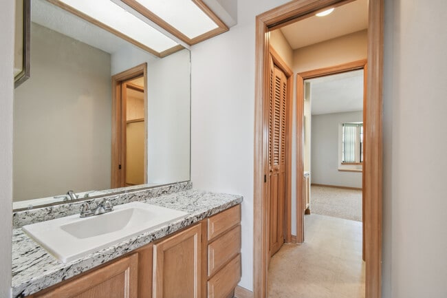 Building Photo - 2590 Sykes Creek Dr