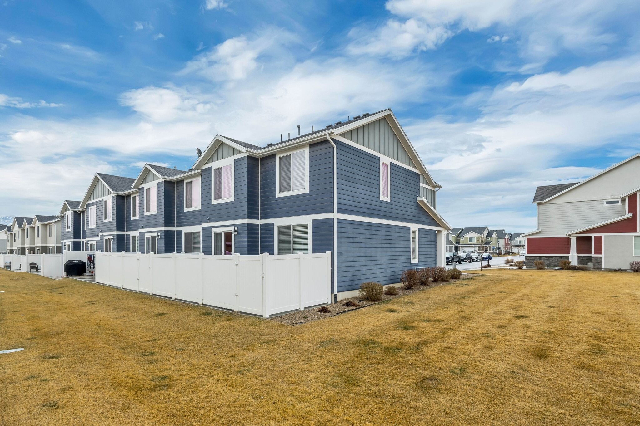 Building Photo - 5176 W Duet Dr