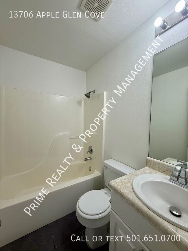 Building Photo - 13706 Apple Glen Cove