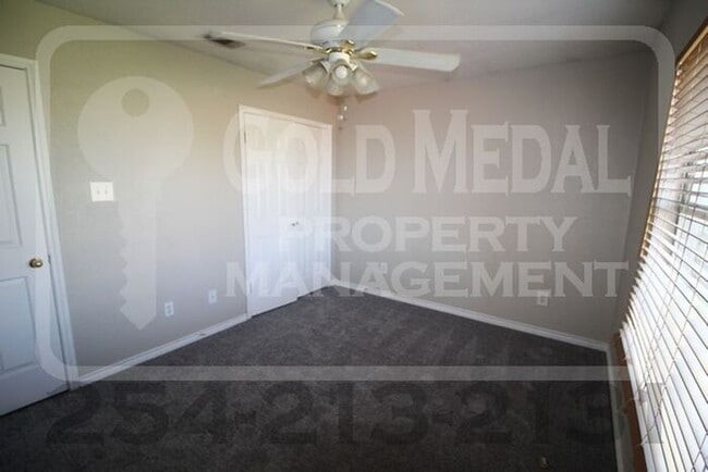 Building Photo - Lisa Lane Living – Simple, Smart & Ready for You!