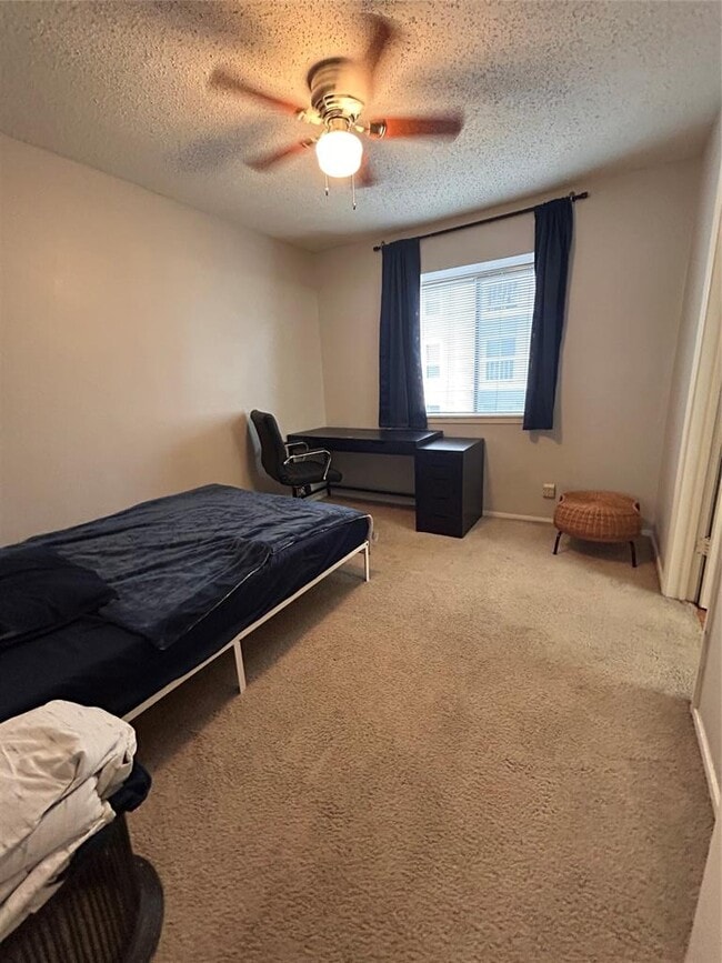 Building Photo - 3115 Helms St