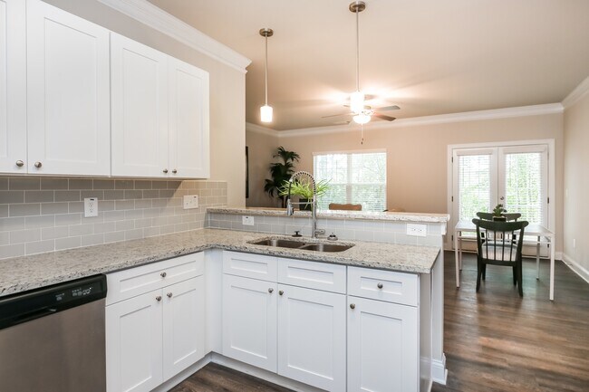 Building Photo - 216 Riley Cir