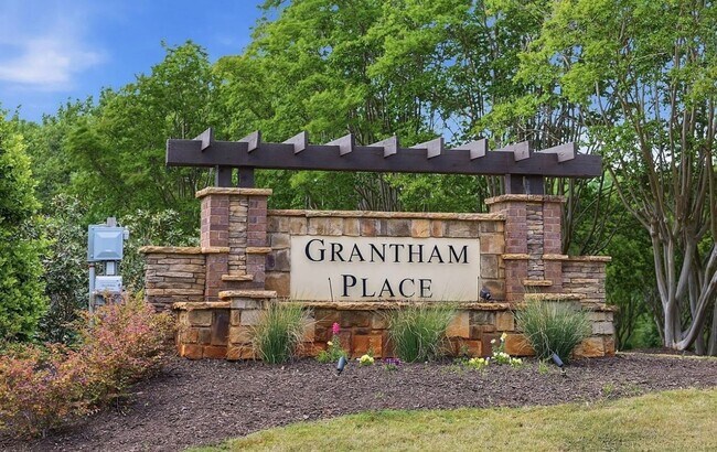 Building Photo - 2527 Grantham Place Dr