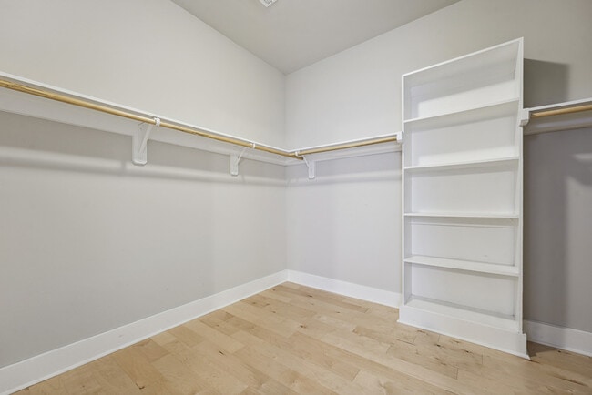 Building Photo - 444 Beacon Ridge Blvd