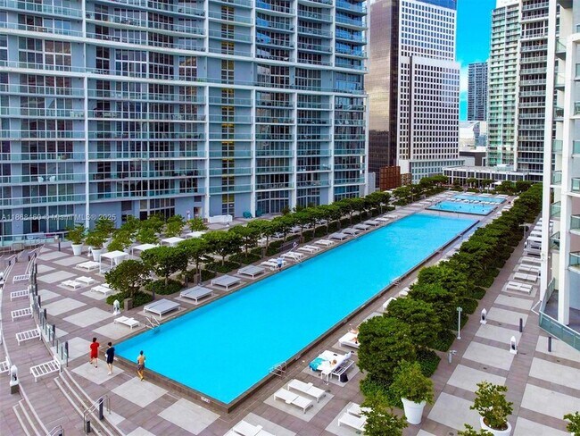 Building Photo - 465 Brickell Ave