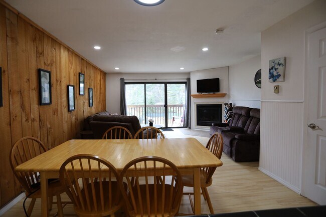 Building Photo - 2 Bed 1.5 Bath Furnished Winter Seasonal Condo in Waterville Valley! - $2400/mo