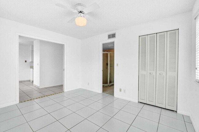 Building Photo - 13721 Flora Pl