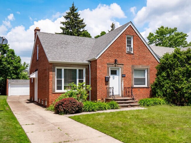 Building Photo - 4055 Verona Rd