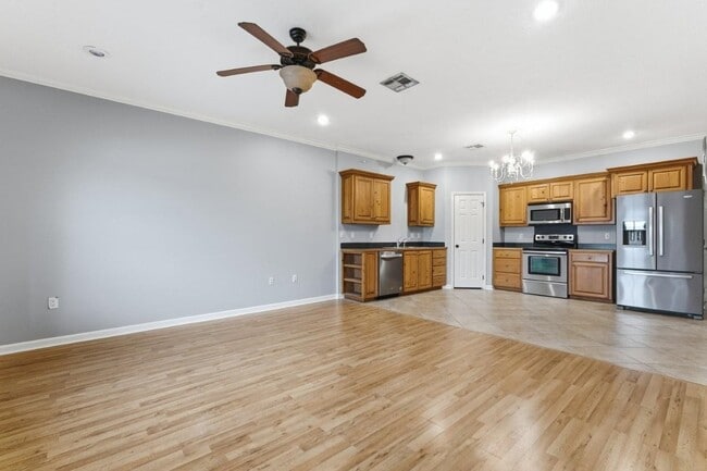 Building Photo - 620 Bienville St