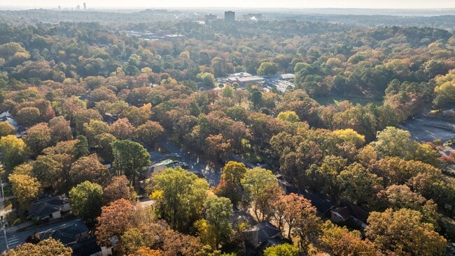 Building Photo - Midtown 3BR Near UAMS w/ Hardwoods, W/D, & Fenced Yard
