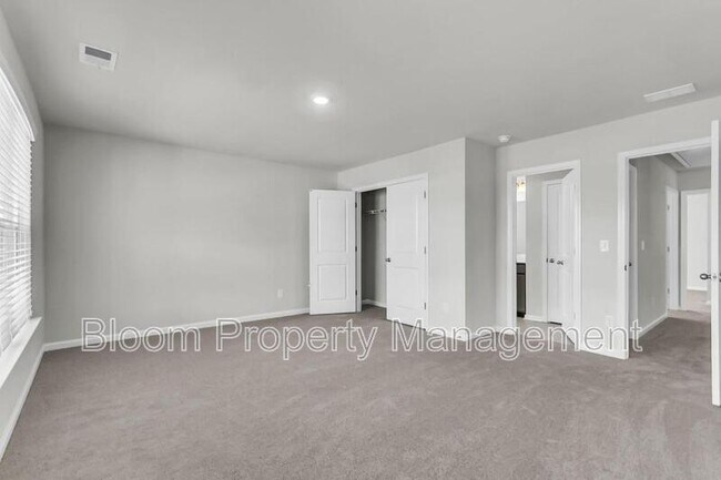 Building Photo - 425 Ribiero Dr