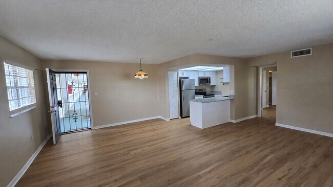 Building Photo - Annual Updated 1BR/1BA Condo – New Interior Finishes, Located on the 2nd Floor