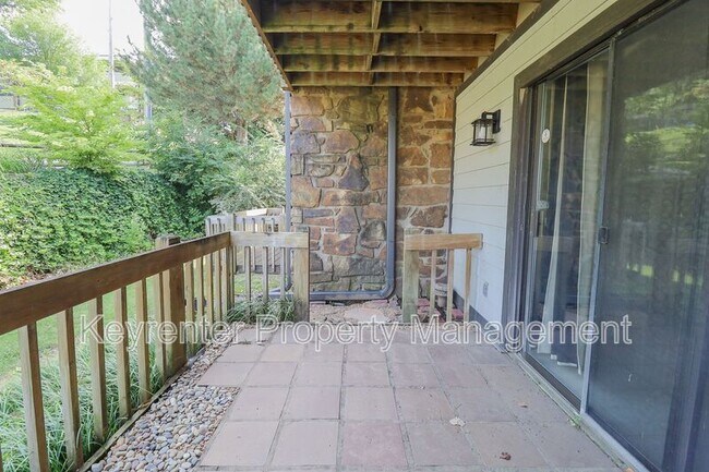 Building Photo - 1505 Riverside Dr