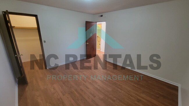 Building Photo - 2559 Green Oaks Ct SE