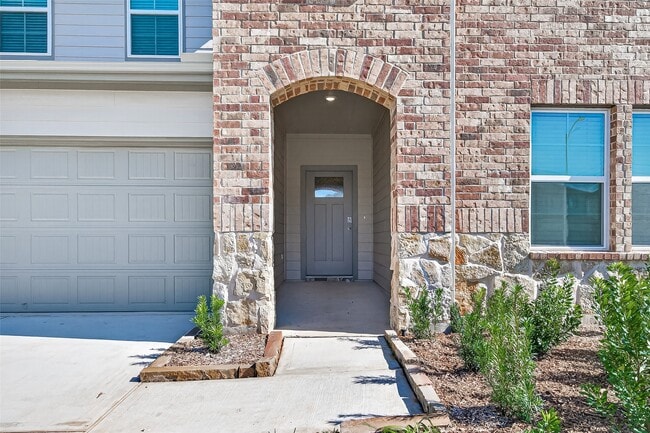 Building Photo - 4323 Camden Lakes St