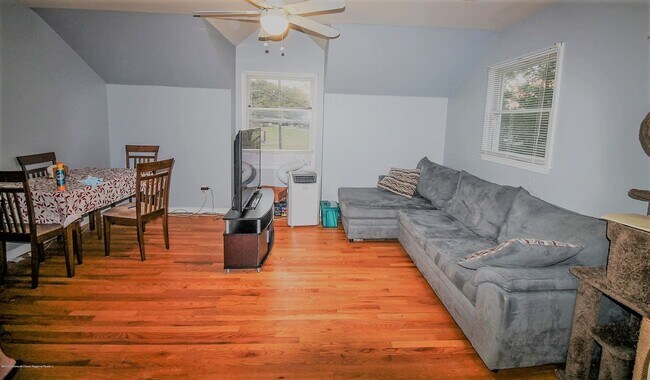 Building Photo - 85 A Tindall Rd