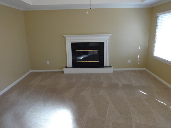 Building Photo - 1358 Velvet Creek Way SW