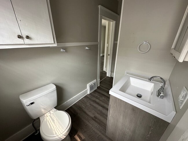 Building Photo - Recently Remodeled 4-Bedroom, 1.5-Bathroom...