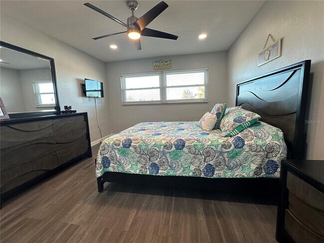 Building Photo - 300 64th Ave