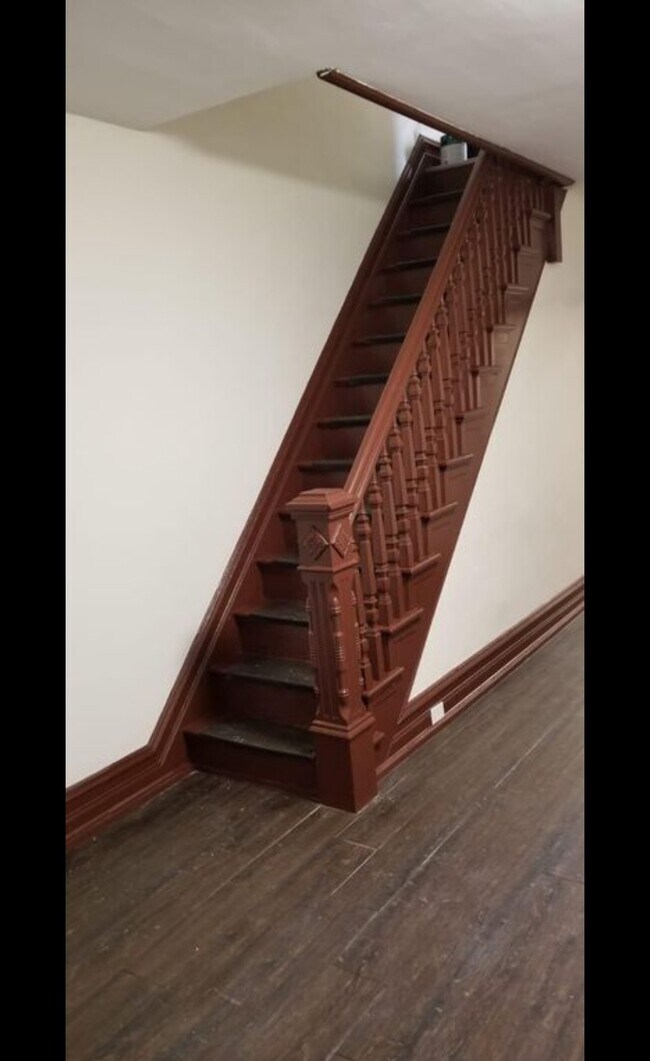 Building Photo - 826 schuylkill ave