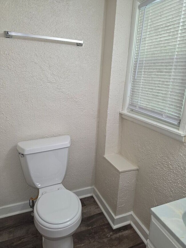 Building Photo - 1 bedroom unit Berrien Springs
