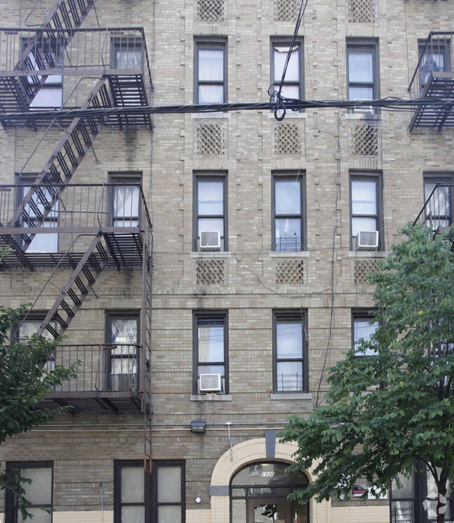 Building Photo - 1030 Woodycrest Ave