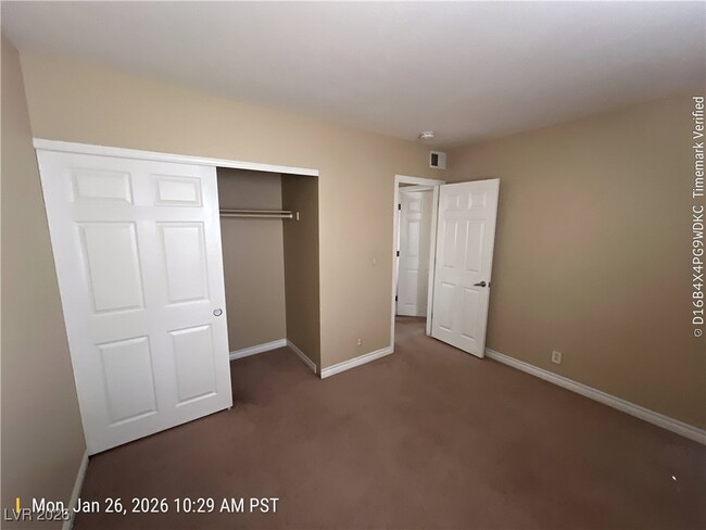 Building Photo - 5242 River Glen Dr