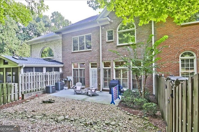 Building Photo - 6245 Spalding Dr