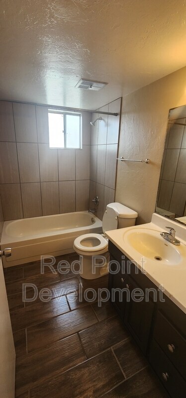 Building Photo - 3932 E Hayhurst Ln