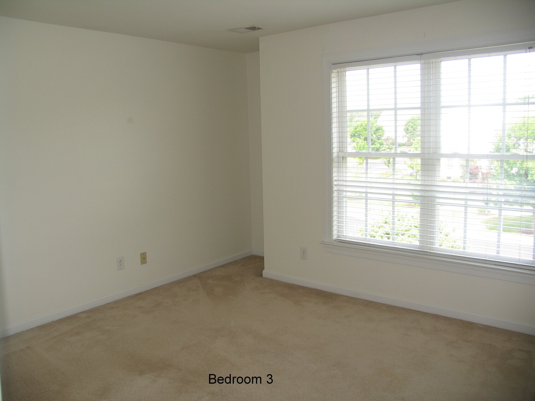 Building Photo - 2812 River Willow Dr