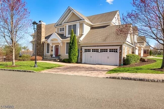 Building Photo - 25 Woodstone Cir