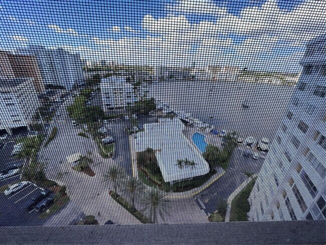 Building Photo - 100 Golden Isles Dr