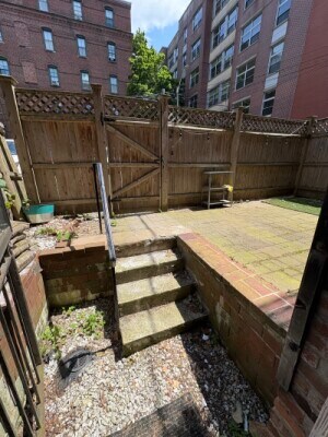 Building Photo - 106 E Brookline St