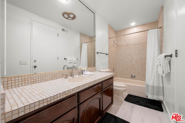 Building Photo - 3722 Alonzo Ave