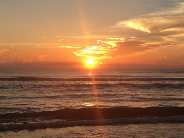 Just 300 Steps to Beach - 1105 S Atlantic Ave