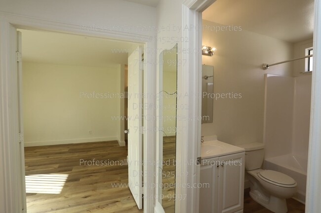 Building Photo - 7704 Elmdale Way