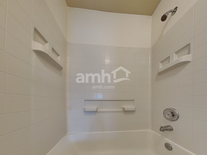 Building Photo - 6034 Brenwood Trails Ln