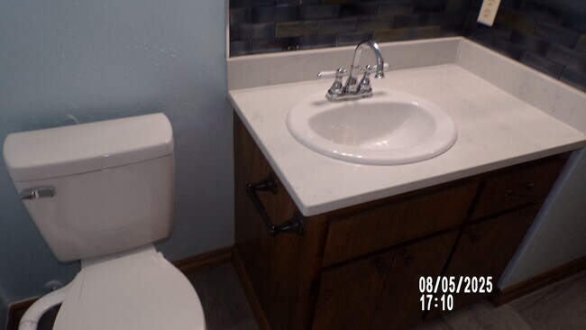Building Photo - Fantastic Redo located in Terrace Hills.
