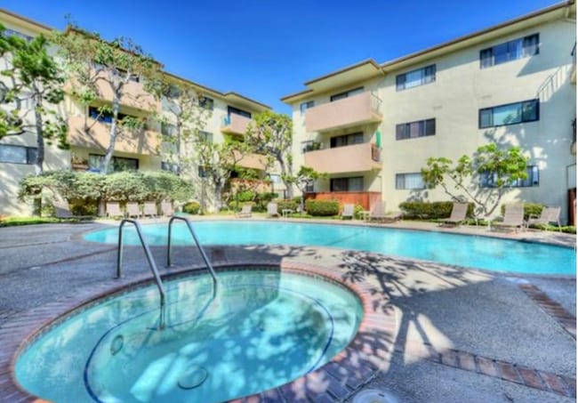 Building Photo - 5000 S Centinela Ave