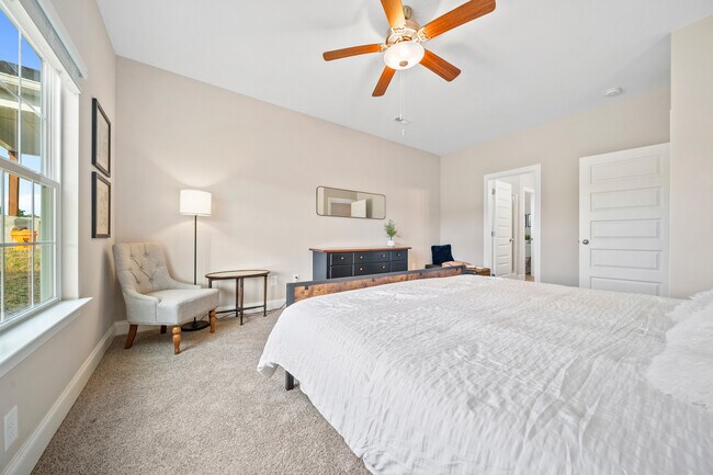 Building Photo - 1621 Spring Berry Ln