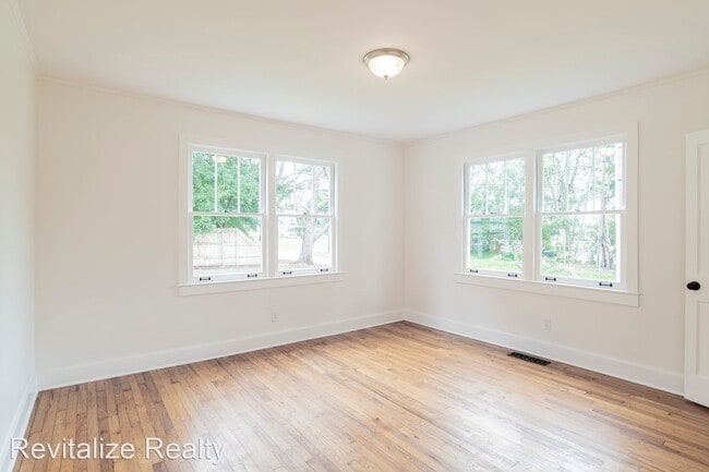 Building Photo - 3 br, 2 bath House - 65 Bishop Lane S