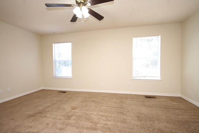 Building Photo - Spacious 3BR/2BA Home in West Pensacola – ...