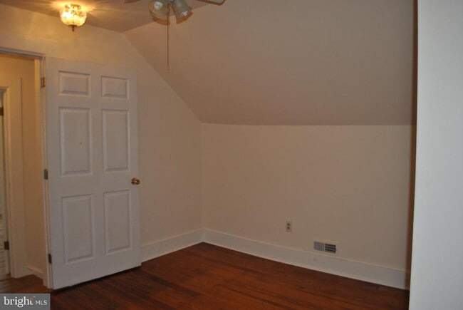 Building Photo - 8611 Anderson Ave