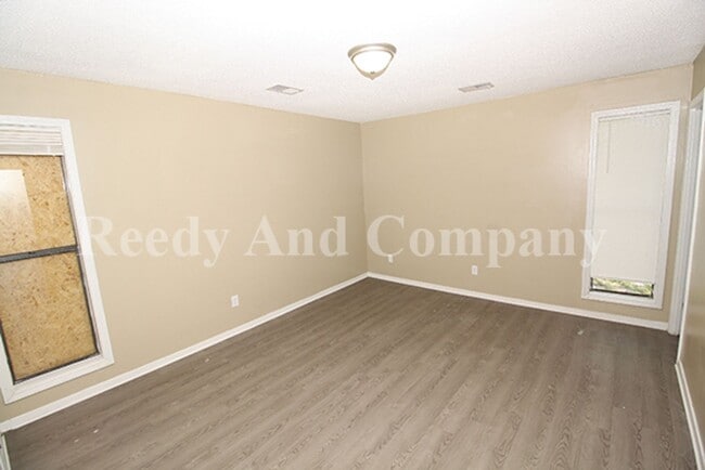 Building Photo - 3879 Briar Pl